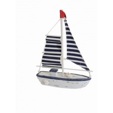 Barca a vela in legno